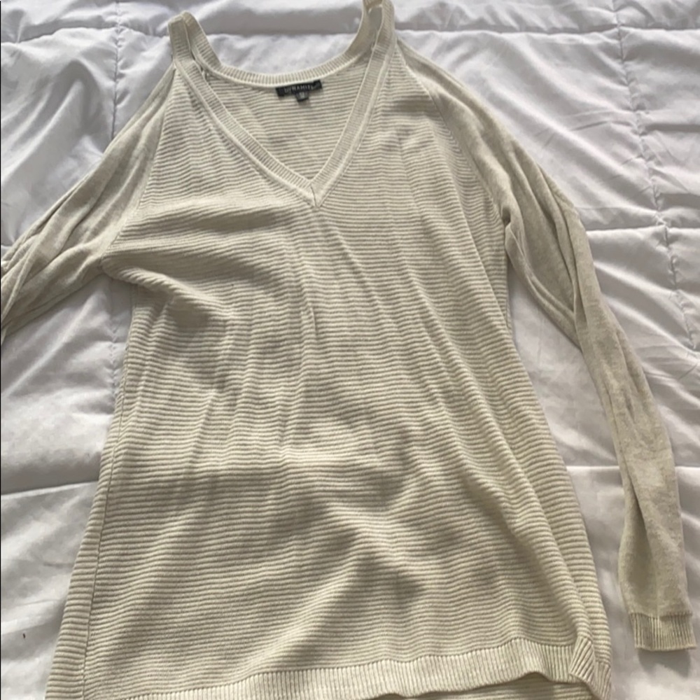 Cold shoulder v neck sweater